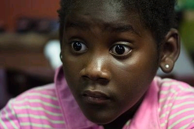 �ċx�݂̏h���o�̎��A�F�������̒m��Ȃ��h����o���n�߂��B