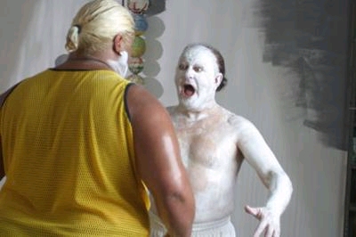 �Z�l���т����肳���悤�ƕǂɉB��Ă����A�����Ă���Ȃ��ǂ��납�����قǎ���ꂽ